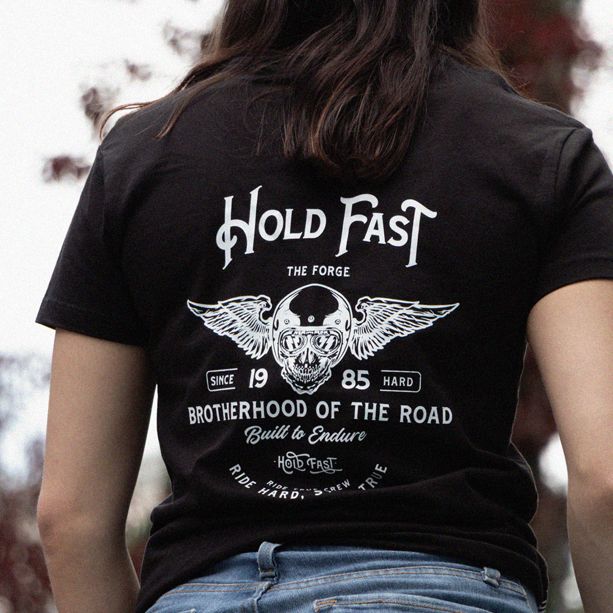 DROP 01 · HOLD FAST THE FORGE — PLAYERA MUJER