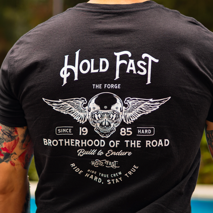DROP 01 · HOLD FAST THE FORGE — PLAYERA HOMBRE