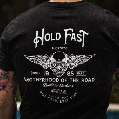DROP 01 · HOLD FAST THE FORGE — PLAYERA HOMBRE