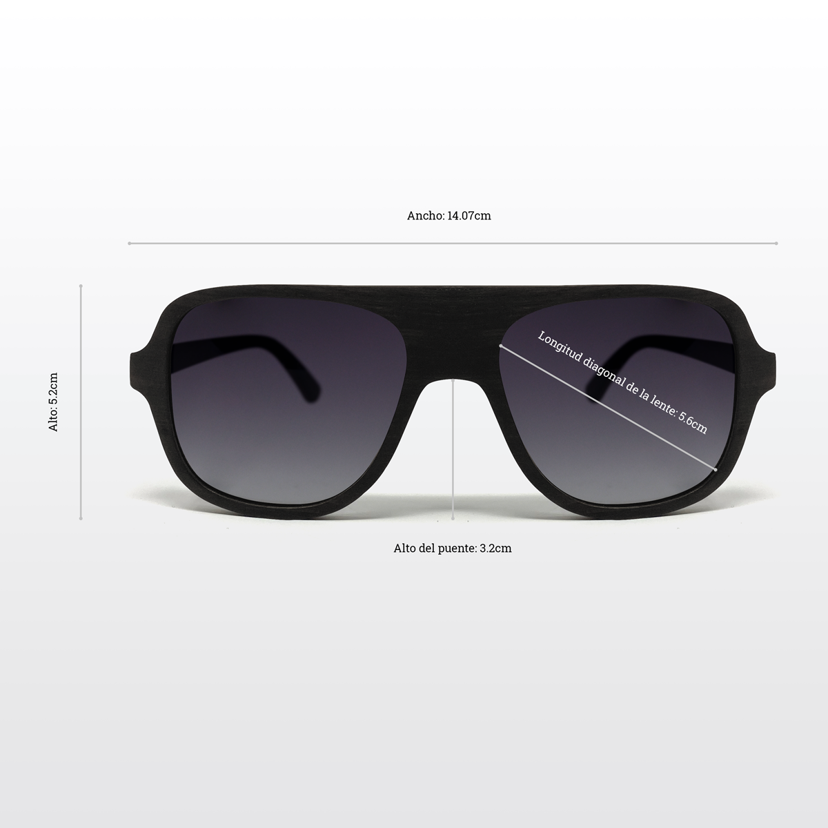 Lentes solares de madera de capas de ébano color negro con micas polarizadas color negro degradado. Actitud Intrépida.  Te encanta arriesgarte y hacer cosas diferentes y extremas, no te conformas con poco. lentes Solares de Madera Aviador.