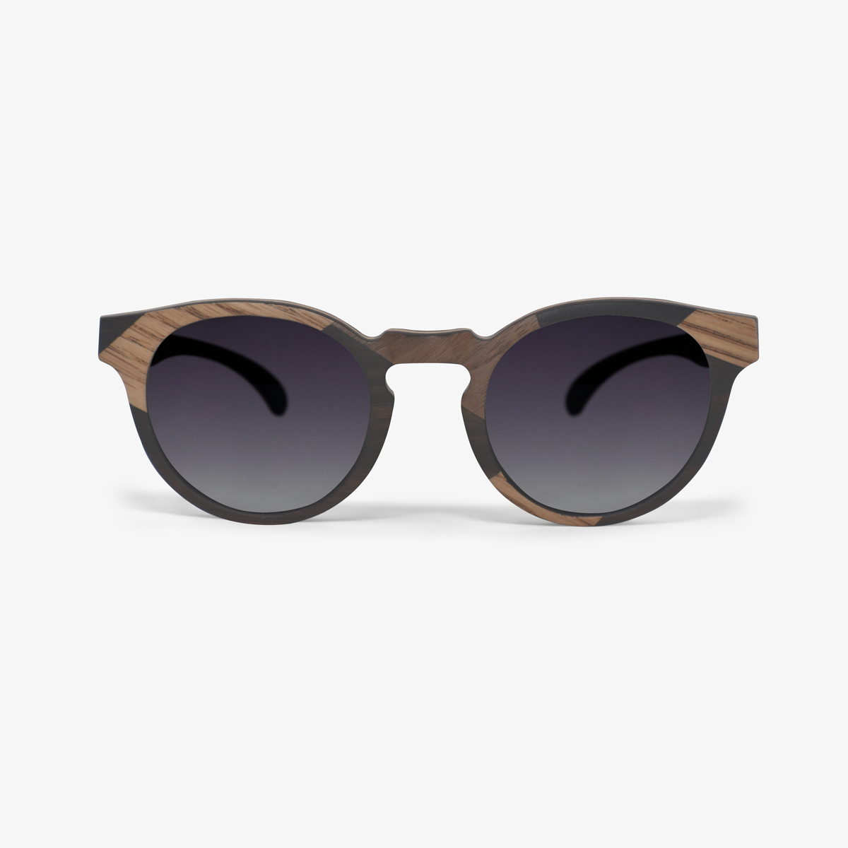 Lentes solares de madera mixta en capas con lentes grises polarizados color humo. Actitud Espontánea.  Inspiras a todo el que te rodea por que irradias alegría en todo momento, eres genial. Lentes Solares de Madera Alegría.